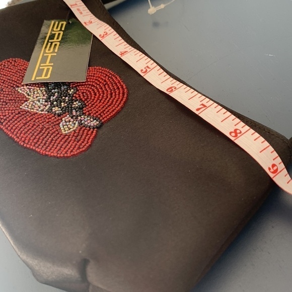 Red Hat Ladies Sasha evening bag NWT special event beaded black and red holiday - Picture 6 of 8